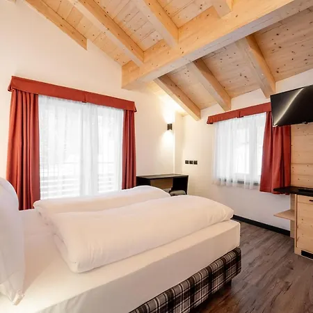 Hotel Garni Edy Canazei