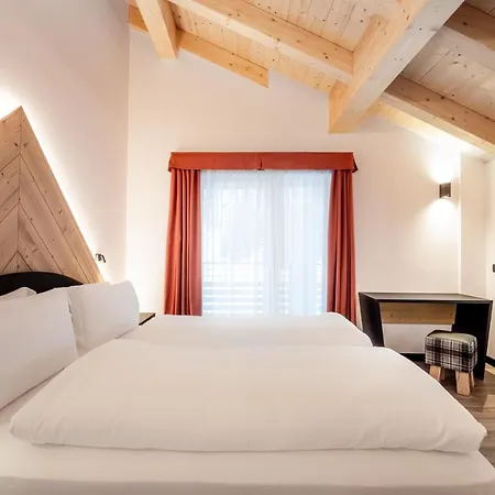 Hotel Garni Edy Canazei