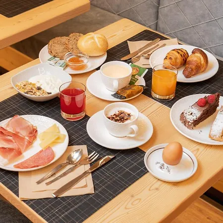 Hotel Garni Edy Canazei