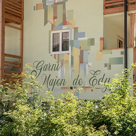 Hotel Garni Edy Canazei