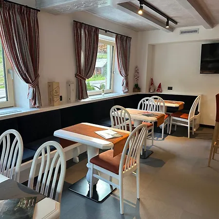 Garni Edy Hotell Canazei