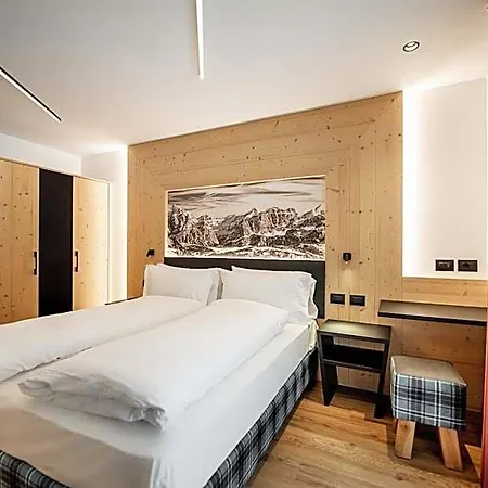 Hotel Garni Edy Canazei