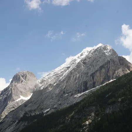 Hotel Garni Edy Canazei