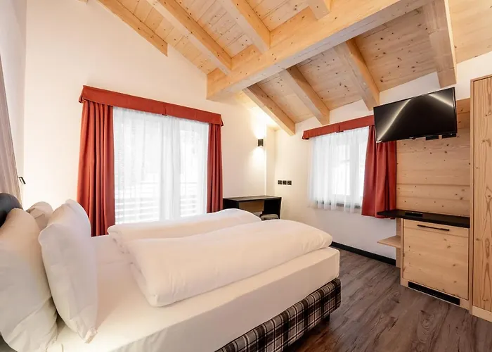 Hotell Garni Edy Canazei