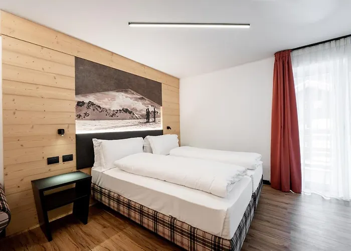 Hotell Garni Edy Canazei