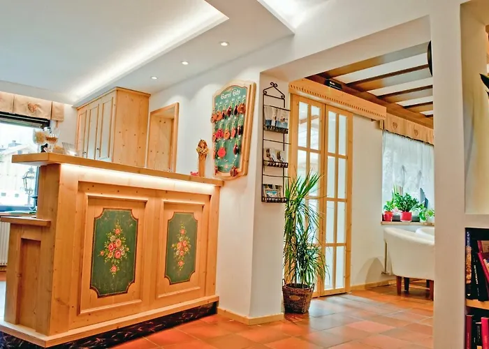 Hotel Garni Edy Canazei